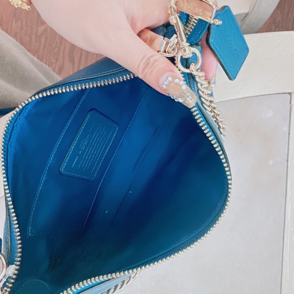 Coach CARRIE CROSSBODY IN PEBBLE LEATHER/shoulder bag /NWT - Picture 9 of 12